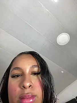 Snapshot of NataliaMillers chatting on 04-19-26, 08:00 NataliaMillers online show from 04-19-26, 08:00