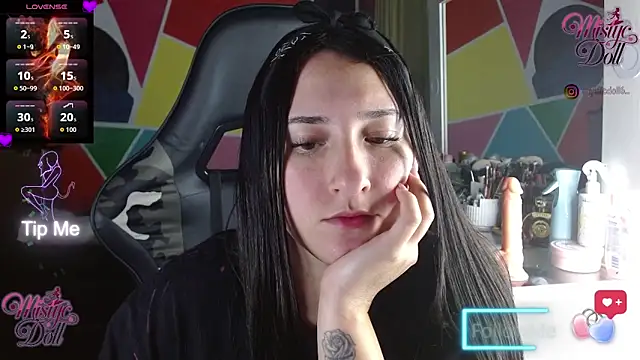 Snapshot of Mysticdooll69 chatting on 01-11-26, 04:41 Mysticdooll69 online show from 01-11-26, 04:41