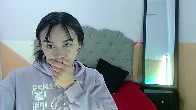 sofiaspring online show from 07-13-26, 04:06