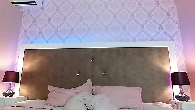 DemmiWild online show from 02-18-26, 07:32