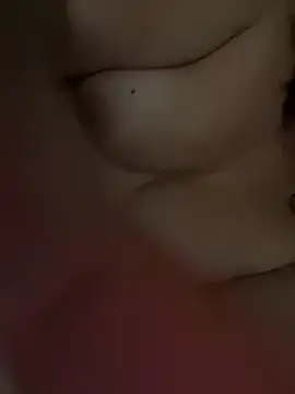 Snapshot of Ronde_chaude chatting on 02-28-26, 10:26 Ronde chaude online show from 02-28-26, 10:26