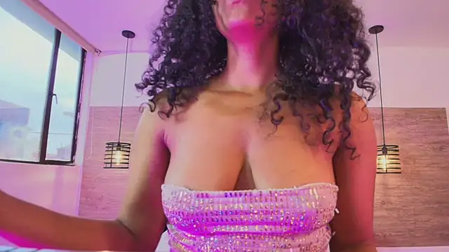 Ellie-Alves online show from 04-06-26, 03:13