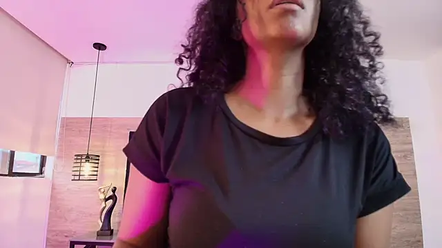Ellie-Alves online show from 07-17-26, 01:52