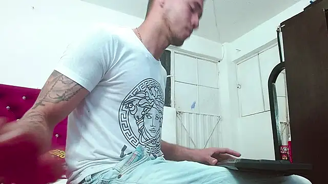 Snapshot of jose_smith20 chatting on 01-11-26, 08:27 jose smith20 online show from 01-11-26, 08:27