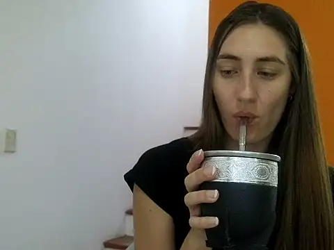 Noracherry online show from 02-05-26, 11:39