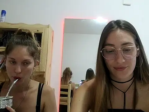 Noracherry online show from 02-15-26, 09:25