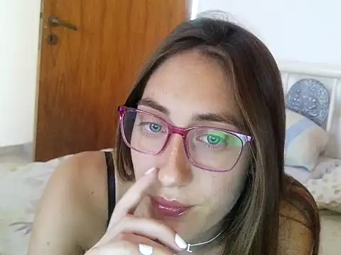 Noracherry online show from 02-07-26, 05:43