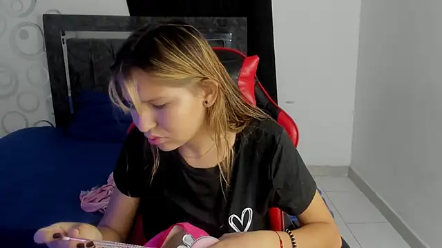 Bella Blanca online show from 02-25-26, 12:16