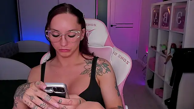 Snapshot of SibylVex chatting on 02-01-26, 10:35 SibylVex online show from 02-01-26, 10:35