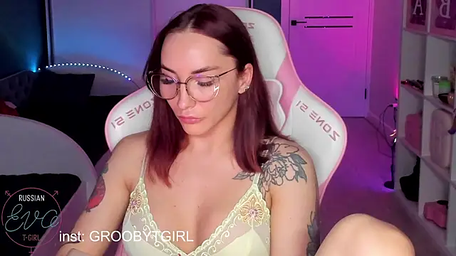 Snapshot of SibylVex chatting on 03-26-26, 01:53 SibylVex online show from 03-26-26, 01:53