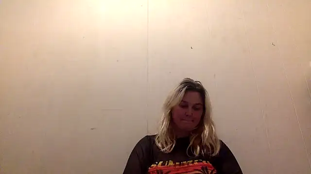 NeedyQueen online show from 02-05-26, 05:14