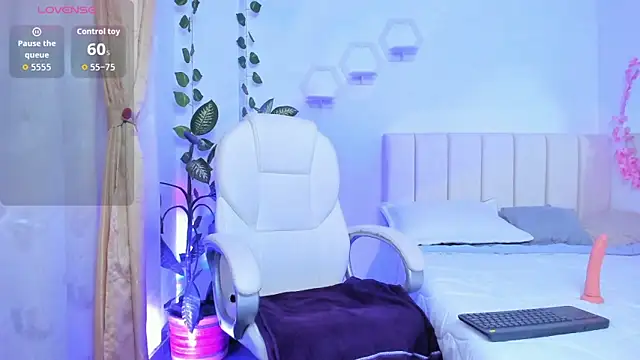 emily7  online show from 02-27-26, 08:41