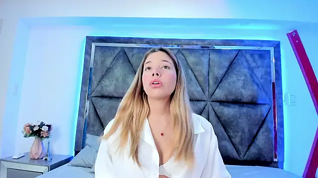 Snapshot of DanielaSilva_ chatting on 01-15-26, 03:10 DanielaSilva online show from 01-15-26, 03:10