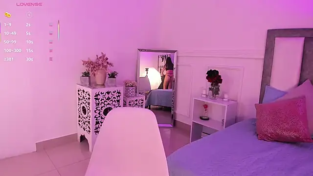 Leilafisherr online show from 01-17-26, 01:47