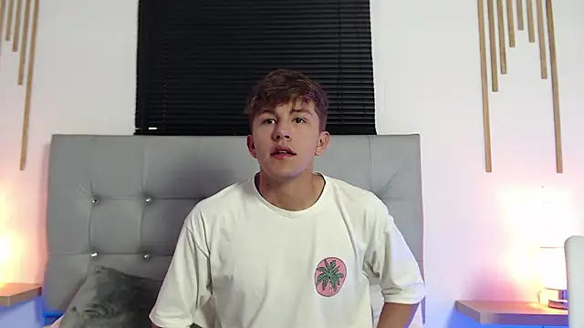 Snapshot of johnny_blake_ chatting on 01-16-26, 06:45 johnny blake online show from 01-16-26, 06:45