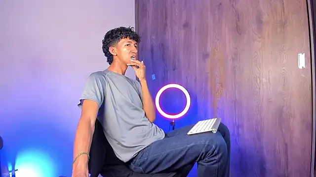 neitan miller  online show from 02-26-26, 06:24