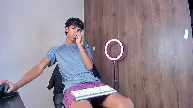 neitan miller  online show from 02-10-26, 04:06