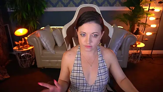 Snapshot of Dafni_Monn chatting on 06-25-26, 06:07 Dafni Monn online show from 06-25-26, 06:07