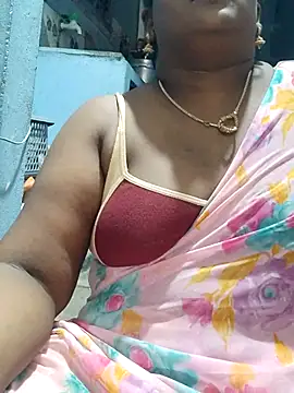 Snapshot of divyasree1431 chatting on 06-03-26, 02:33 divyasree1431 online show from 06-03-26, 02:33