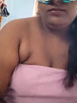 Snapshot of divyasree1431 chatting on 06-11-26, 07:38 divyasree1431 online show from 06-11-26, 07:38