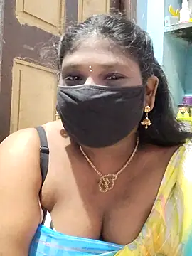 Snapshot of divyasree1431 chatting on 06-26-26, 02:45 divyasree1431 online show from 06-26-26, 02:45
