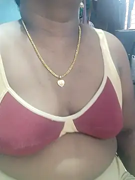 Snapshot of divyasree1431 chatting on 07-25-26, 05:15 divyasree1431 online show from 07-25-26, 05:15