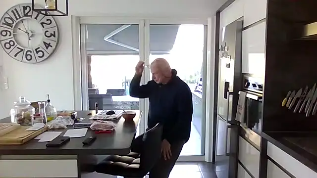 Helinetrav online show from 02-25-26, 08:58