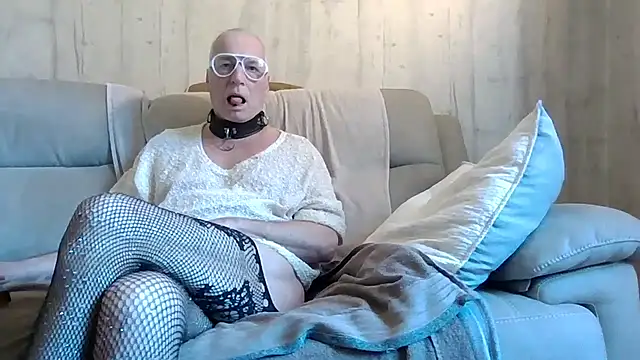 Helinetrav online show from 03-25-26, 08:57