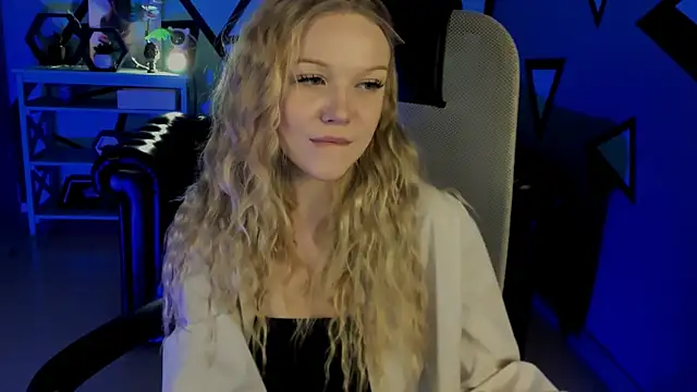 ChloeWhite online show from 04-07-26, 11:23