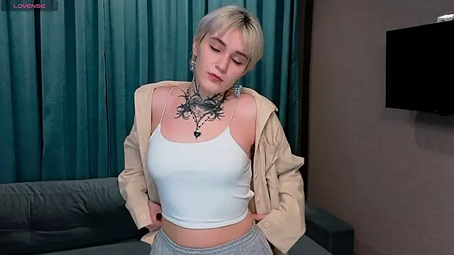 Snapshot of Martha_Anderson chatting on 01-10-26, 02:45 Martha Anderson online show from 01-10-26, 02:45