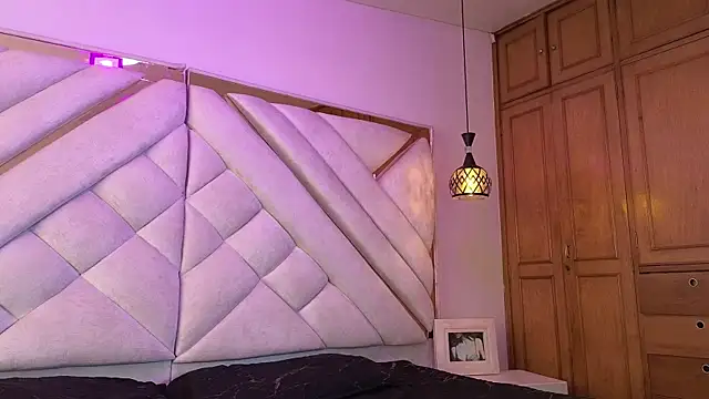 zoevg online show from 03-25-26, 01:21