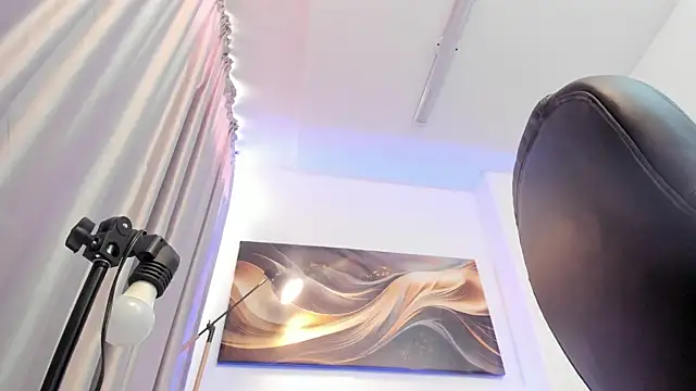 Britney Cortez online show from 04-01-26, 01:23