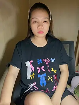 Snapshot of An-An19 chatting on 02-11-26, 02:06 An-An19 online show from 02-11-26, 02:06