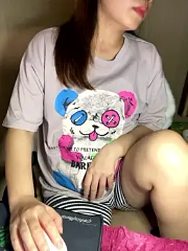 Snapshot of An-An19 chatting on 02-04-26, 12:44 An-An19 online show from 02-04-26, 12:44