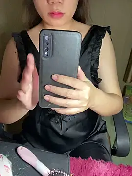 Snapshot of An-An19 chatting on 02-13-26, 01:11 An-An19 online show from 02-13-26, 01:11