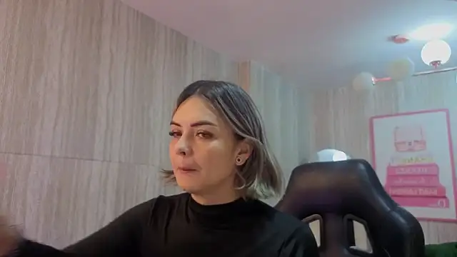 Snapshot of zarcasutra_t chatting on 05-30-26, 12:00 zarcasutra t online show from 05-30-26, 12:00