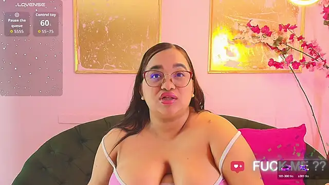 Snapshot of minniesofi chatting on 01-11-26, 11:39 minniesofi online show from 01-11-26, 11:39