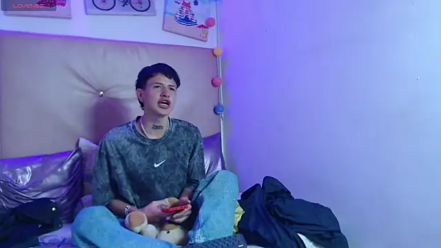 Snapshot of iam__lukas__ chatting on 01-07-26, 05:07 iam lukas online show from 01-07-26, 05:07