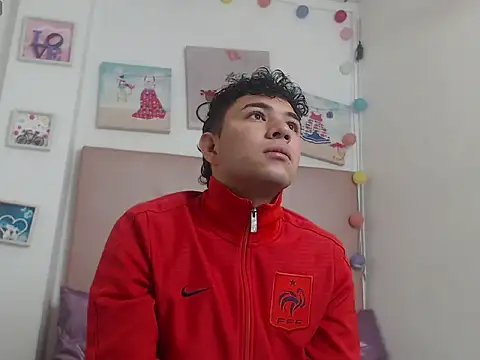 Snapshot of iam__lukas__ chatting on 01-12-26, 02:02 iam lukas online show from 01-12-26, 02:02