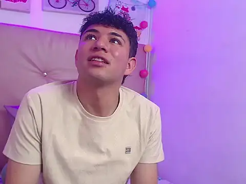 Snapshot of iam__lukas__ chatting on 01-11-26, 03:19 iam lukas online show from 01-11-26, 03:19