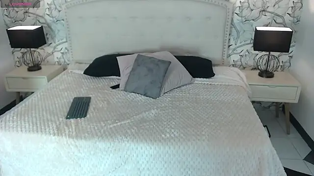 Snapshot of Venusandrea29 chatting on 05-11-26, 12:06 Venusandrea29 online show from 05-11-26, 12:06