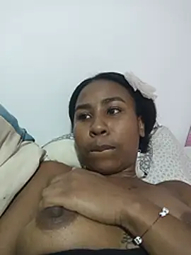 Snapshot of Negraamara chatting on 07-13-26, 03:06 Negraamara online show from 07-13-26, 03:06