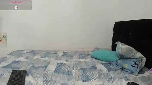 Snapshot of Itsmaraia2002 chatting on 01-13-26, 11:41 Itsmaraia2002 online show from 01-13-26, 11:41