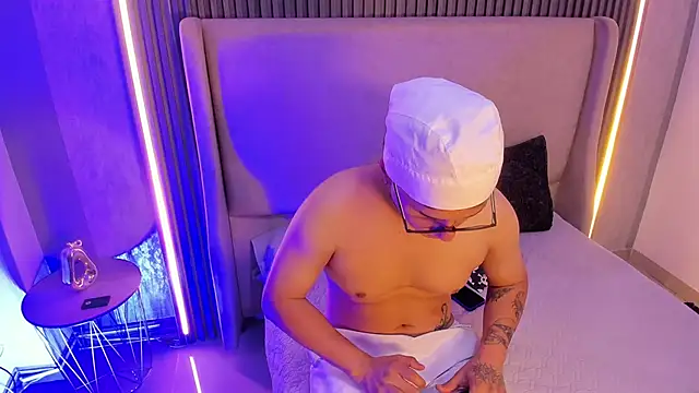 Snapshot of SamuParker chatting on 01-14-26, 03:54 SamuParker online show from 01-14-26, 03:54