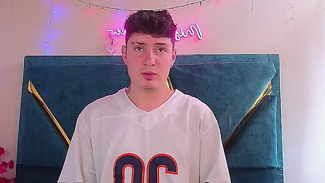 Snapshot of dantte_grey chatting on 01-13-26, 05:28 dantte grey online show from 01-13-26, 05:28