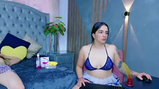 Snapshot of CailinANDlucaz chatting on 02-08-26, 01:09 CailinANDlucaz online show from 02-08-26, 01:09