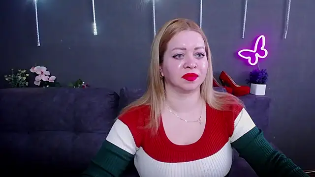 Snapshot of OliviaVerr chatting on 05-02-26, 12:21 OliviaVerr online show from 05-02-26, 12:21