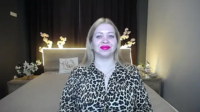 Snapshot of OliviaVerr chatting on 04-26-26, 12:35 OliviaVerr online show from 04-26-26, 12:35