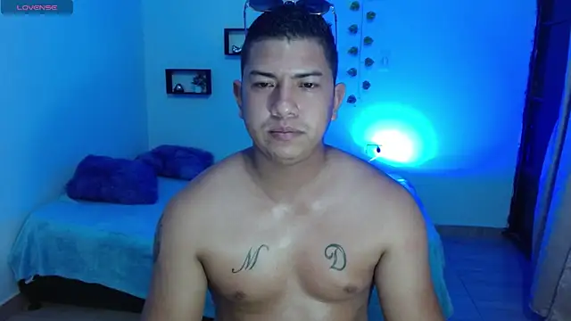 Snapshot of MaxSteel155 chatting on 01-11-26, 06:31 MaxSteel155 online show from 01-11-26, 06:31