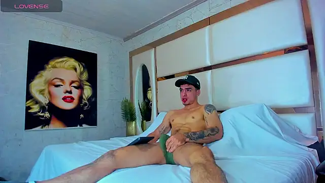 Big valentinhunk7 online show from 01-11-26, 09:44